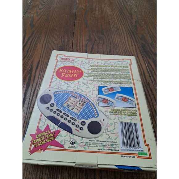 Vintage 1997 Tiger Electronics Family Feud Handheld Bonus Pack Game 07584 in Box - Picture 6 of 6